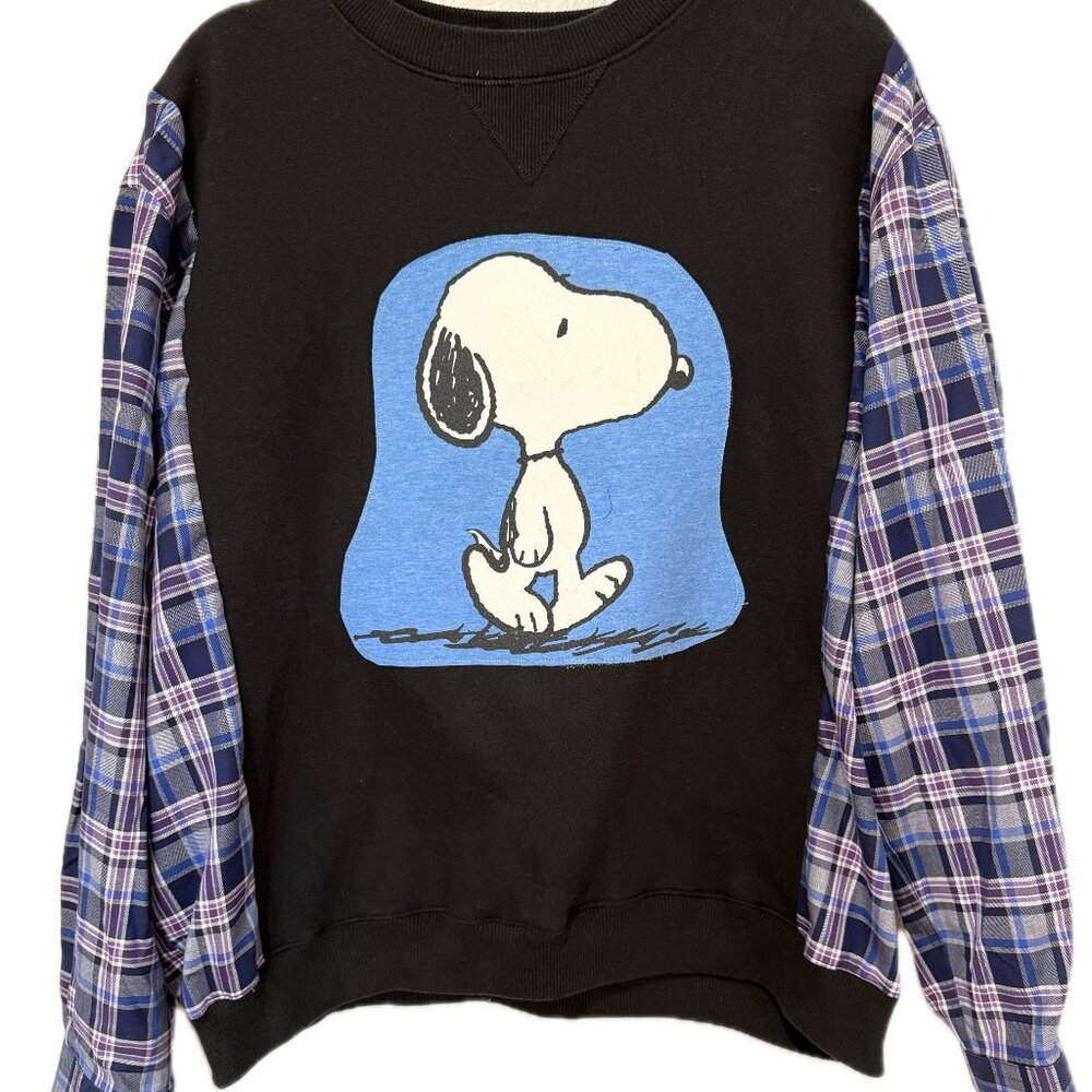 STROLLING SNOOPY - Upcycled Champion Sweatshirt
